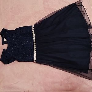 Size 6 little girls formal dress